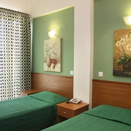 Hotel Crown 2*